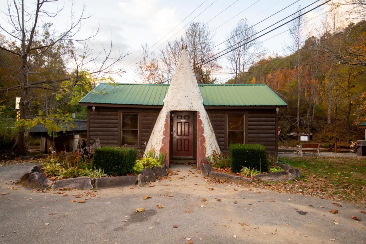 Qualla Cabins And Motel Cherokee Near Casino Whittier Exterior foto
